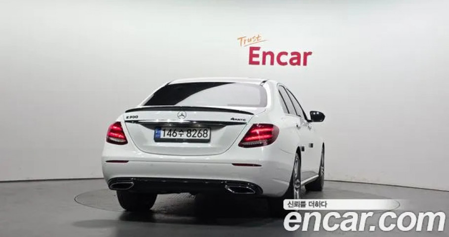 Mercedes-Benz E-Class 