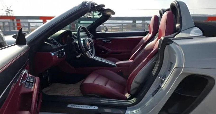 Porsche 718 