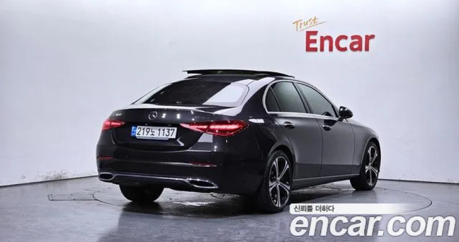 Mercedes-Benz C-Class 