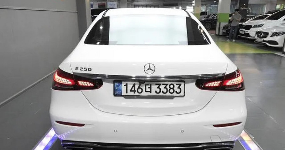 Mercedes-Benz E-Class 