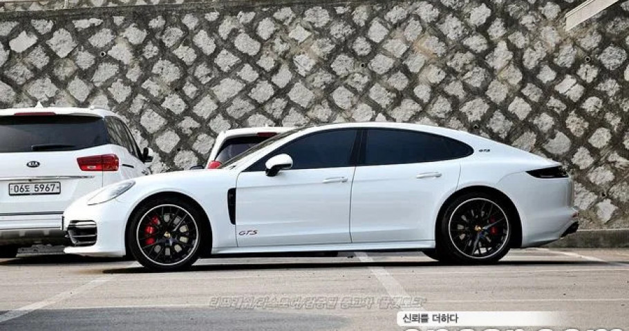 Porsche Panamera 