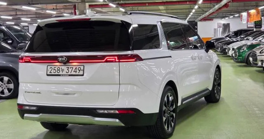 Kia Carnival 