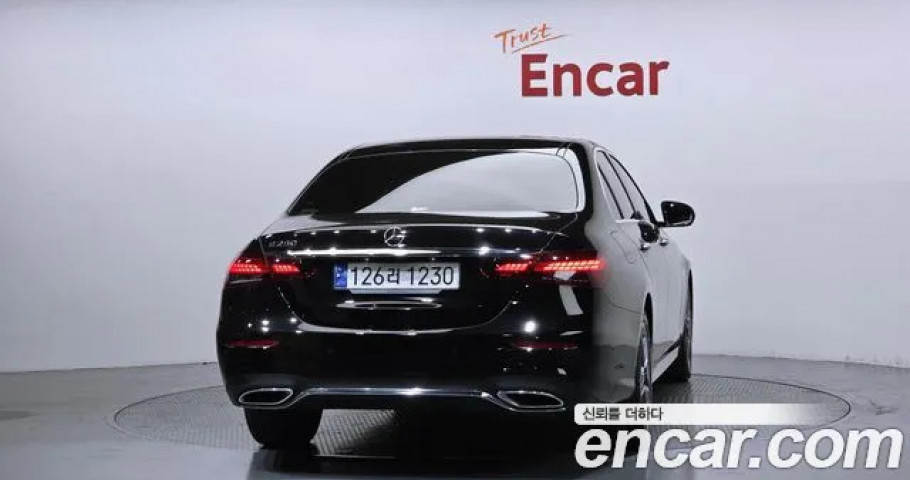 Mercedes-Benz E-Class 