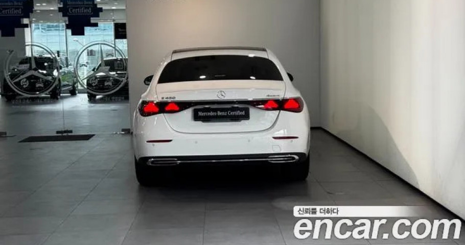 Mercedes-Benz E-Class 