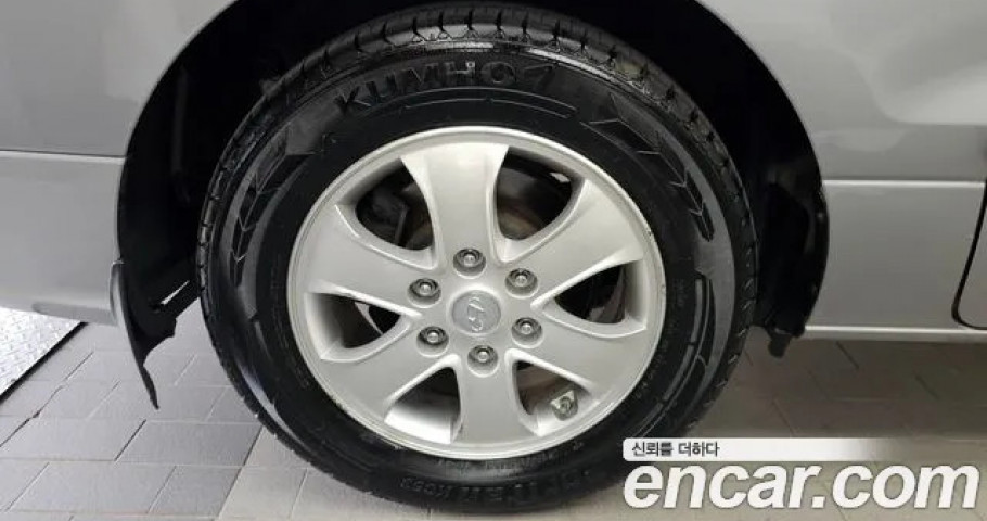 Hyundai Starex 