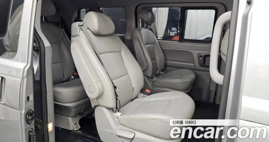 Hyundai Starex 