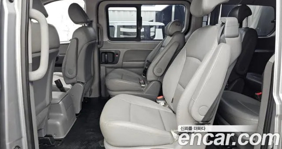 Hyundai Starex 