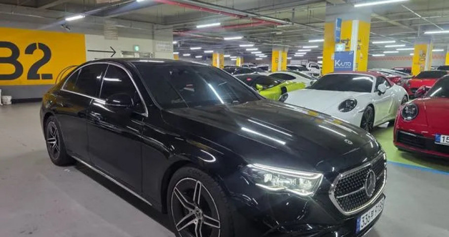 Mercedes-Benz E-Class 