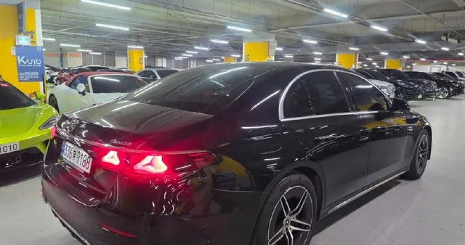 Mercedes-Benz E-Class 