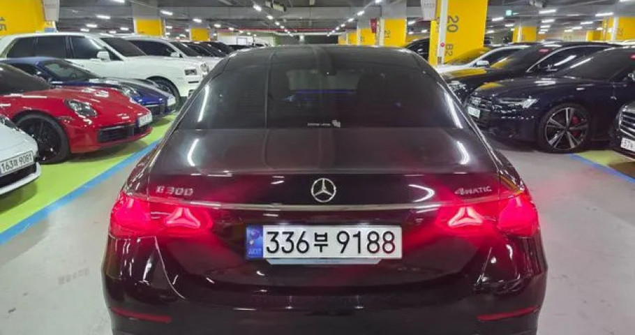 Mercedes-Benz E-Class 