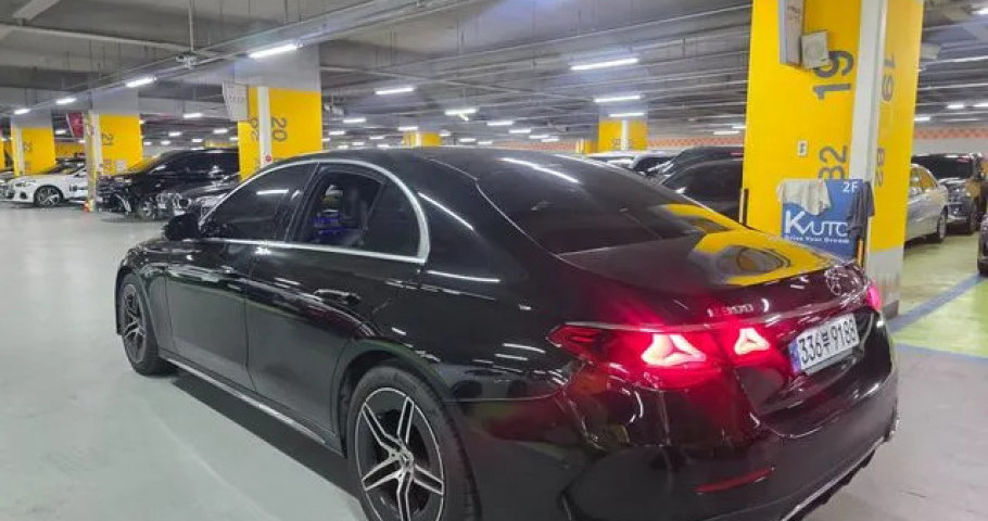 Mercedes-Benz E-Class 