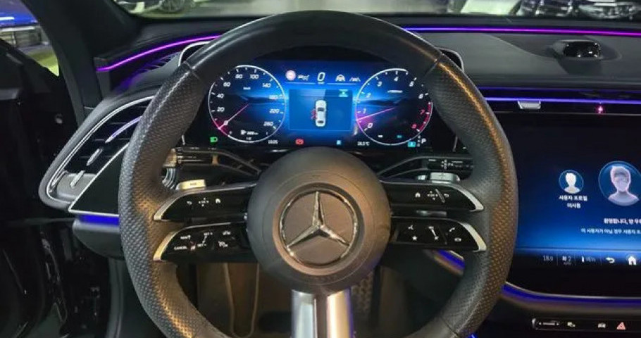 Mercedes-Benz E-Class 