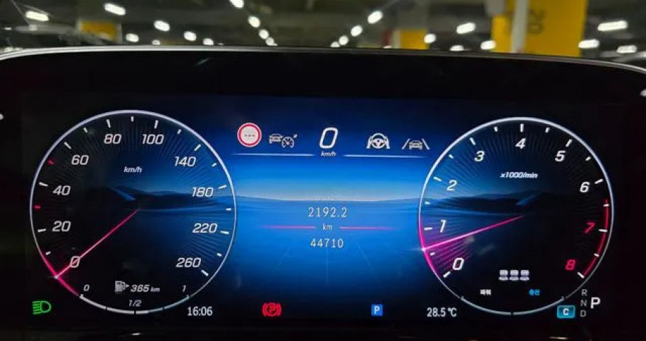 Mercedes-Benz E-Class 