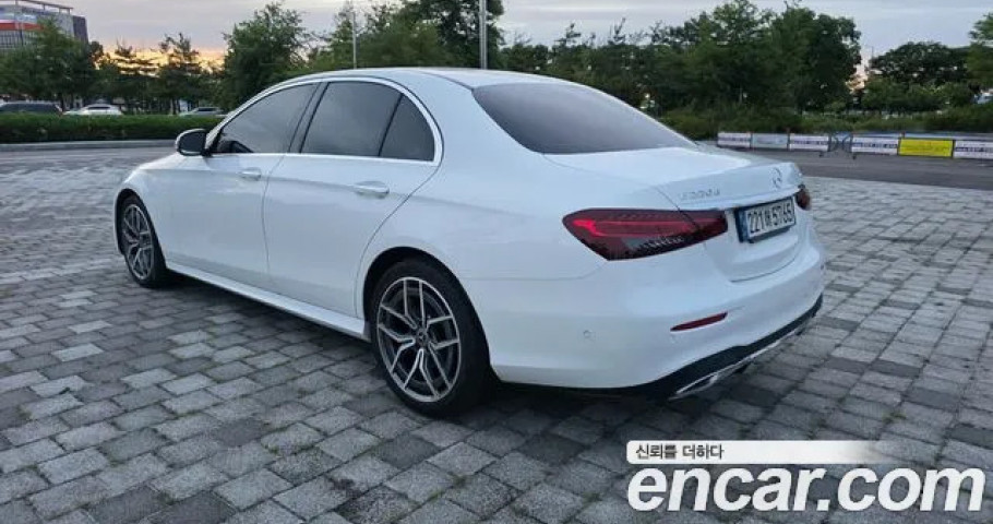 Mercedes-Benz E-Class 