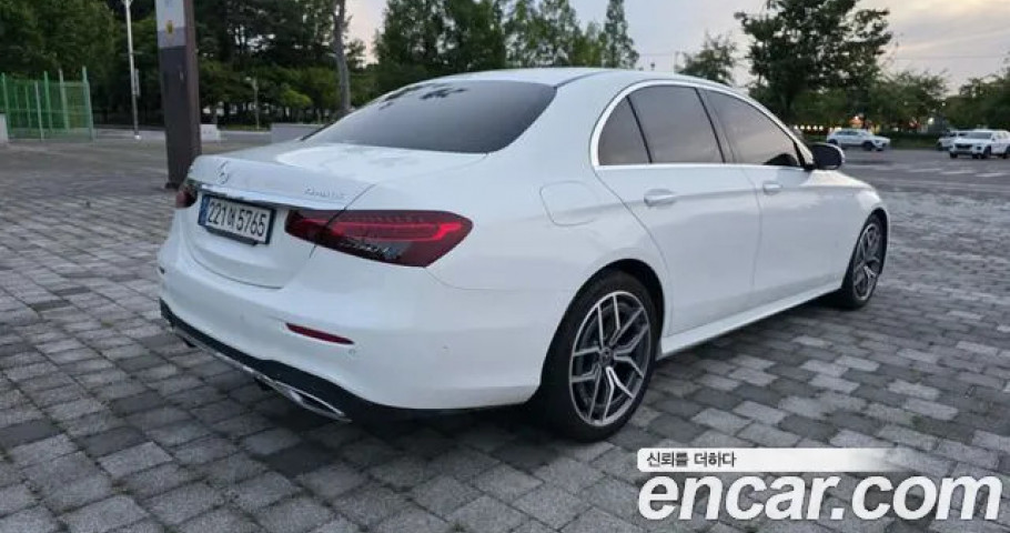 Mercedes-Benz E-Class 