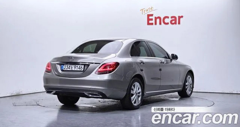 Mercedes-Benz C-Class 