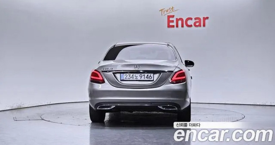 Mercedes-Benz C-Class 