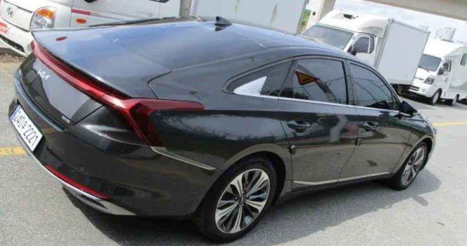 Kia K8 