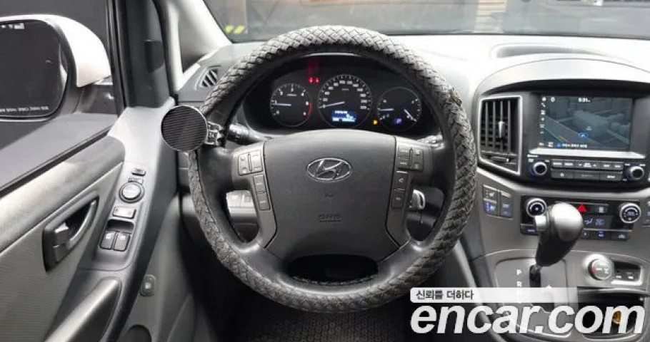 Hyundai Starex 