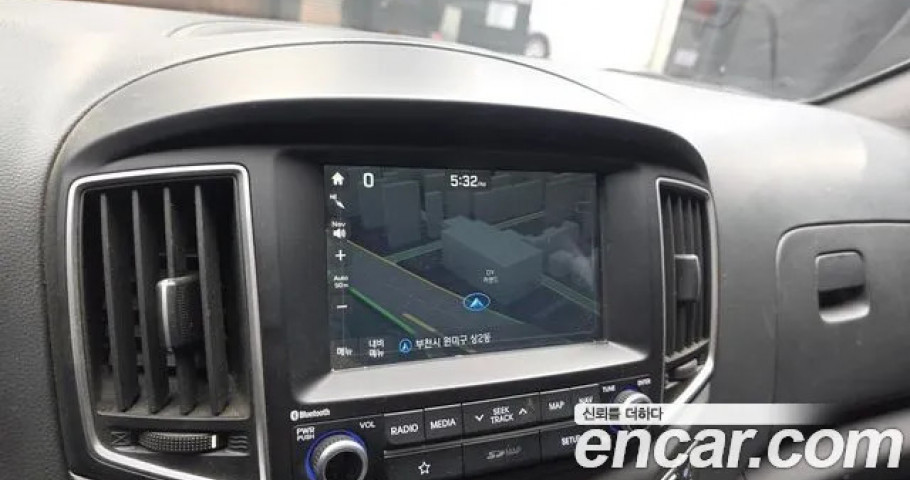 Hyundai Starex 