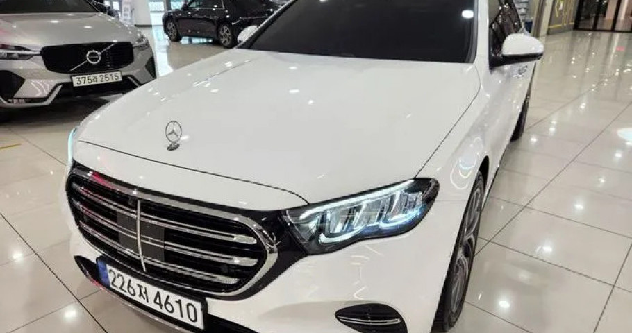 Mercedes-Benz E-Class 