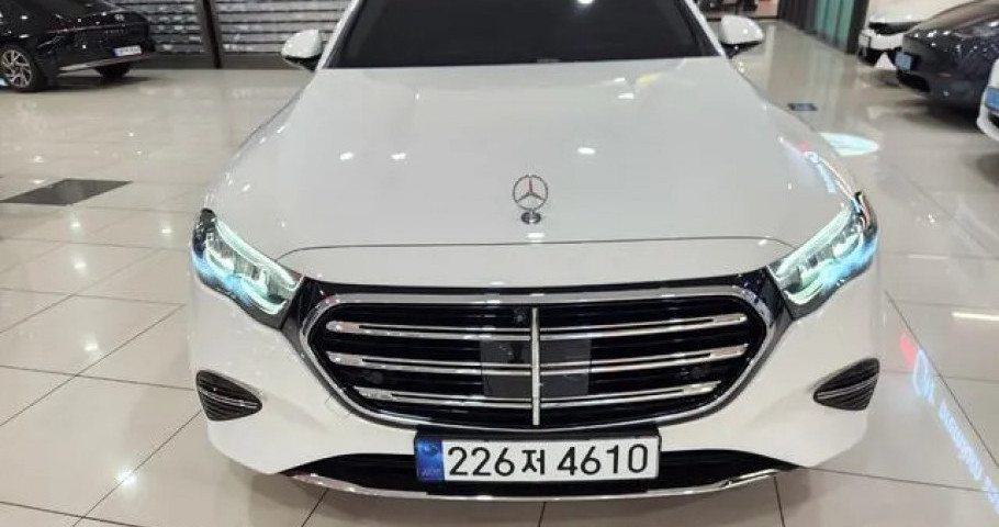 Mercedes-Benz E-Class 