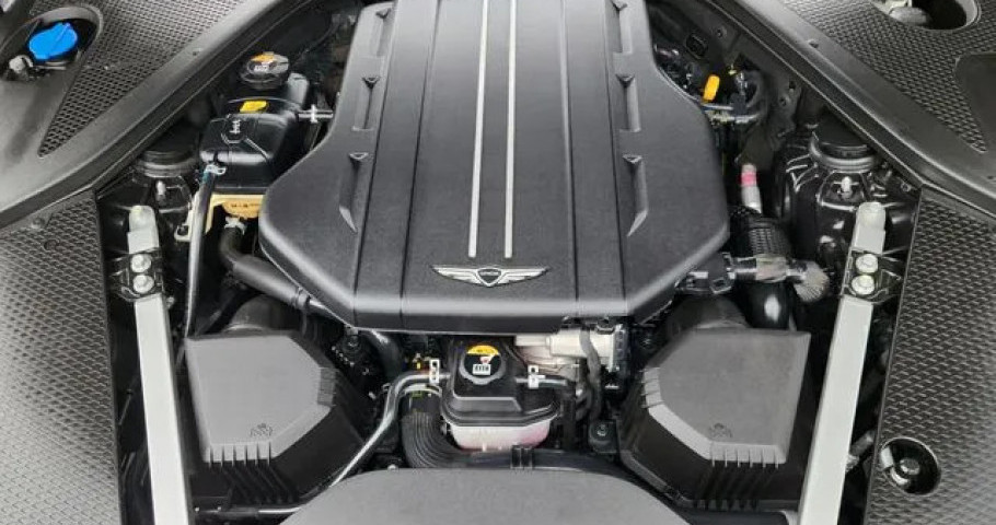 Genesis G90 