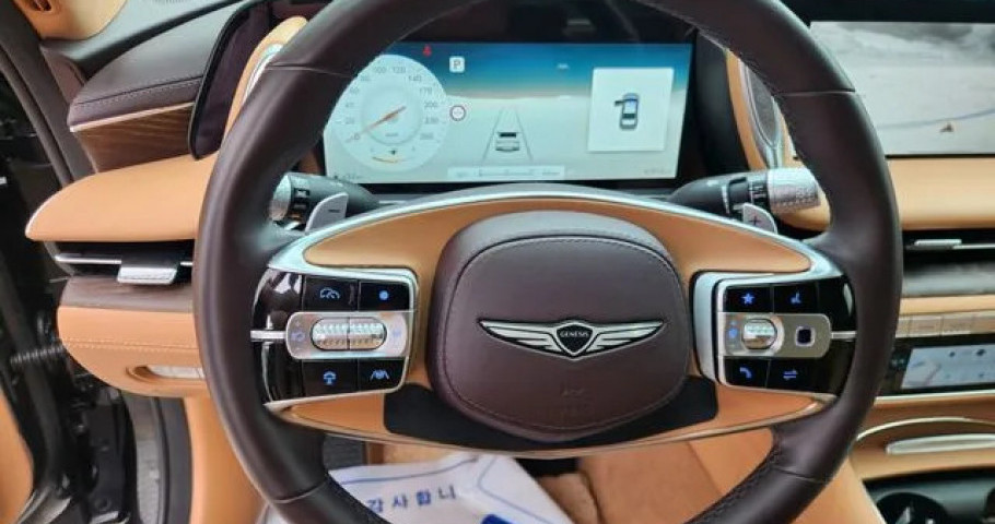 Genesis G90 