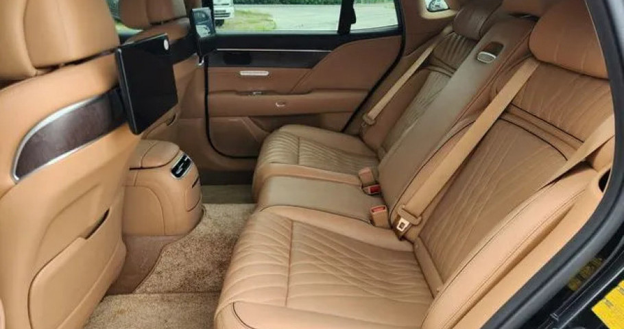 Genesis G90 