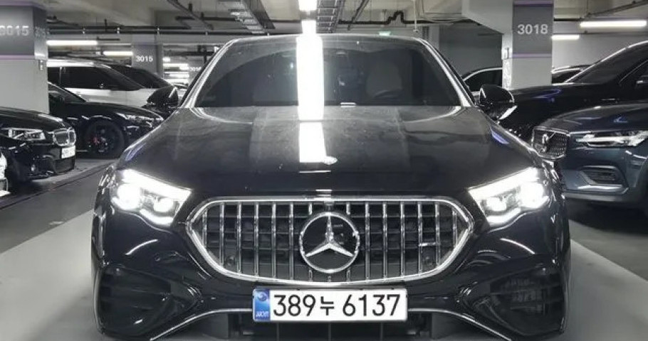 Mercedes-Benz E-Class 