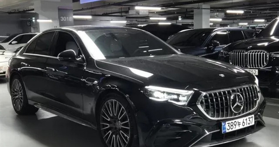 Mercedes-Benz E-Class 