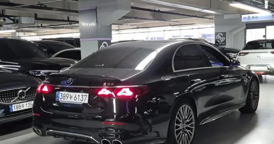 Mercedes-Benz E-Class 
