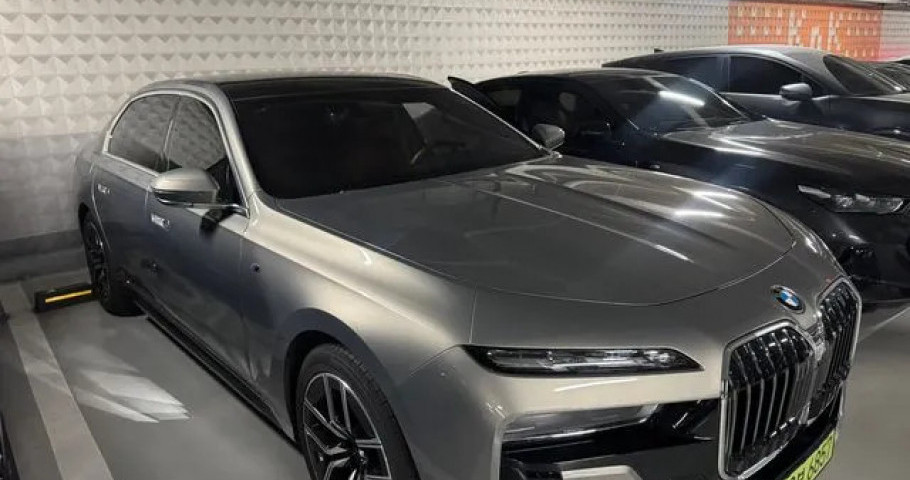 Bmw 7-Series 