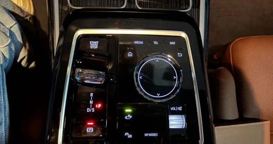 Bmw 7-Series 