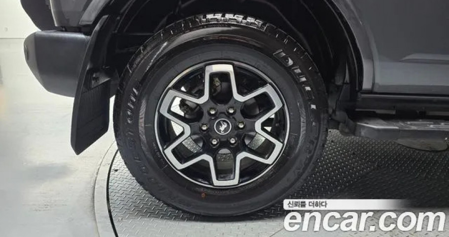 Ford Bronco 