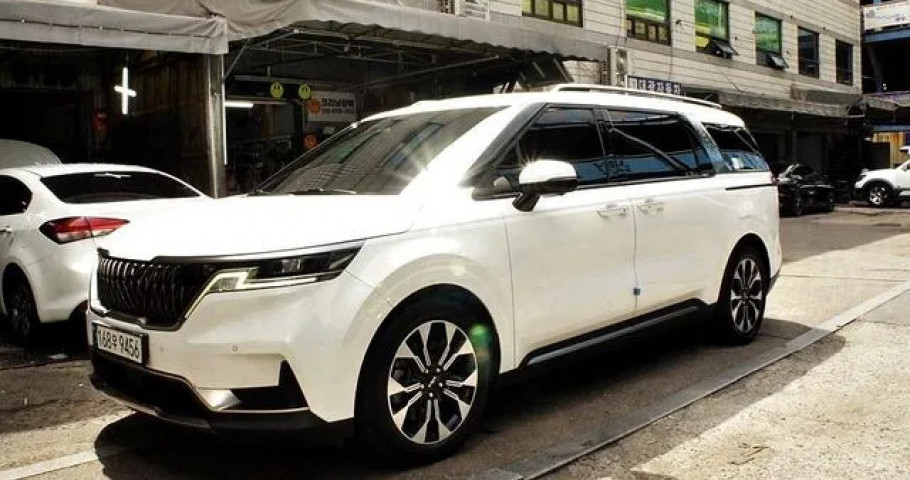 Kia Carnival 