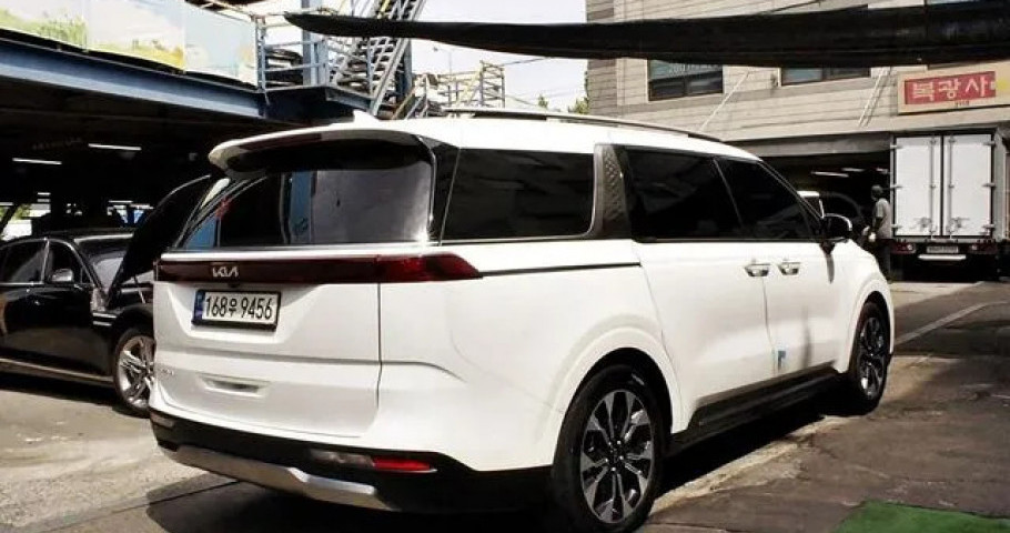 Kia Carnival 