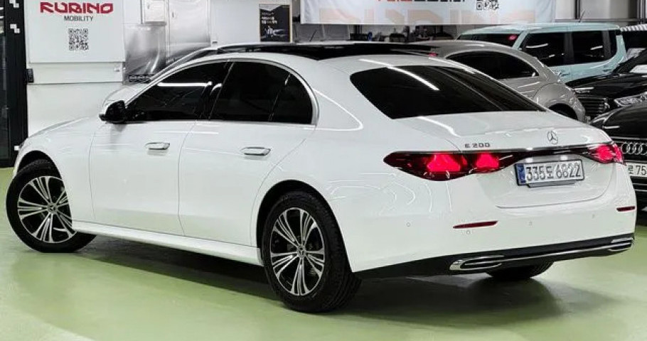 Mercedes-Benz E-Class 