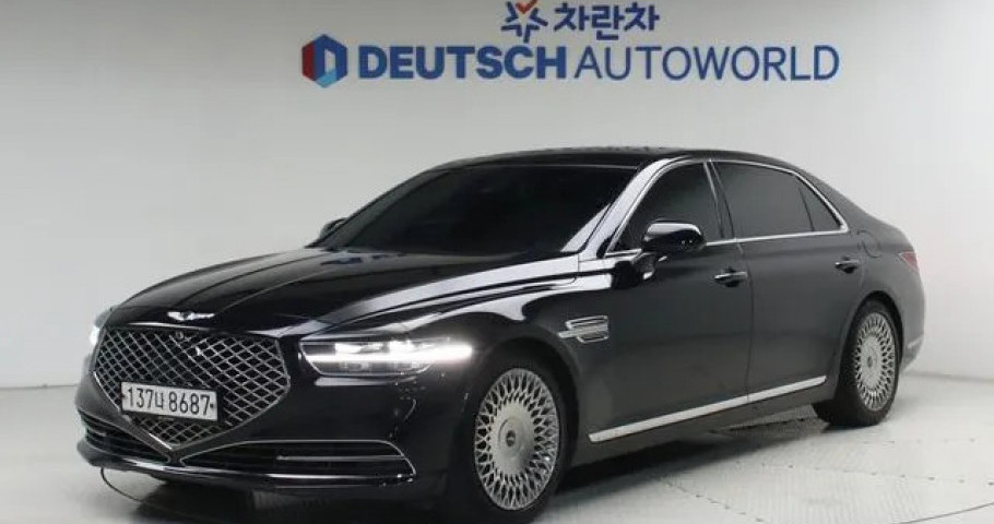 Genesis G90 