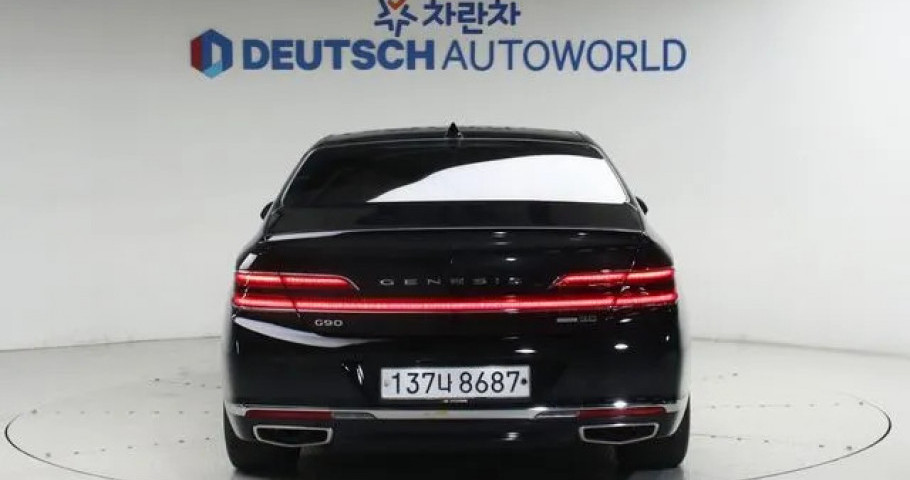 Genesis G90 