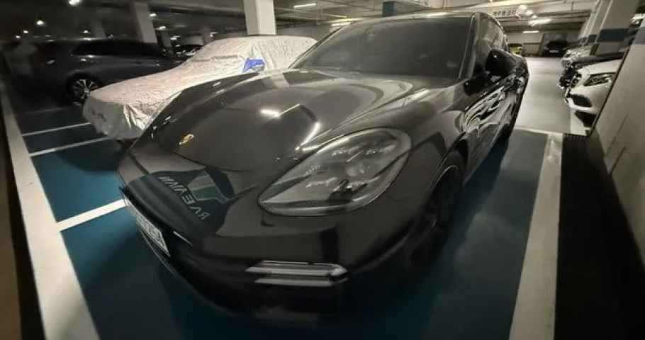 Porsche Panamera 