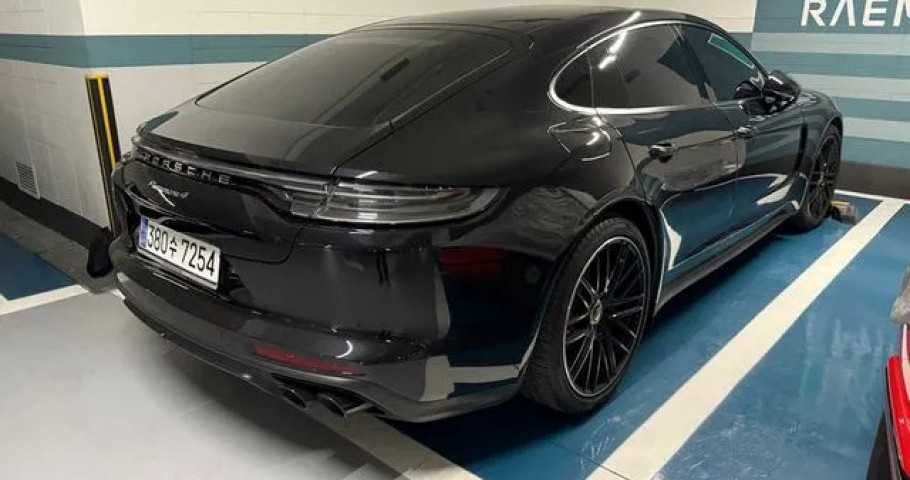 Porsche Panamera 