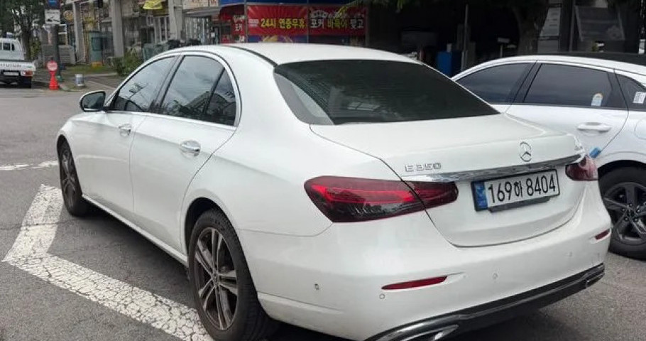 Mercedes-Benz E-Class 
