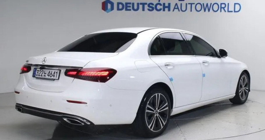 Mercedes-Benz E-Class 