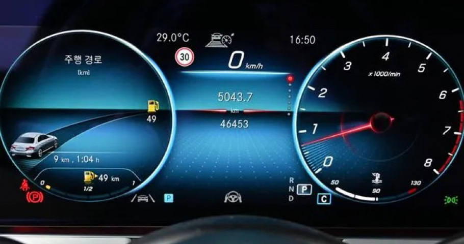 Mercedes-Benz E-Class 