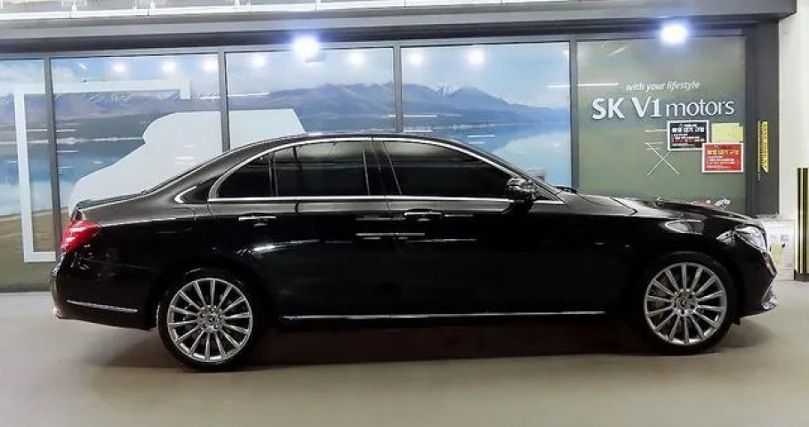 Mercedes-Benz E-Class 