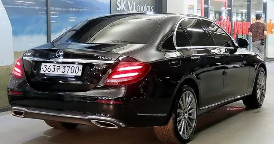 Mercedes-Benz E-Class 