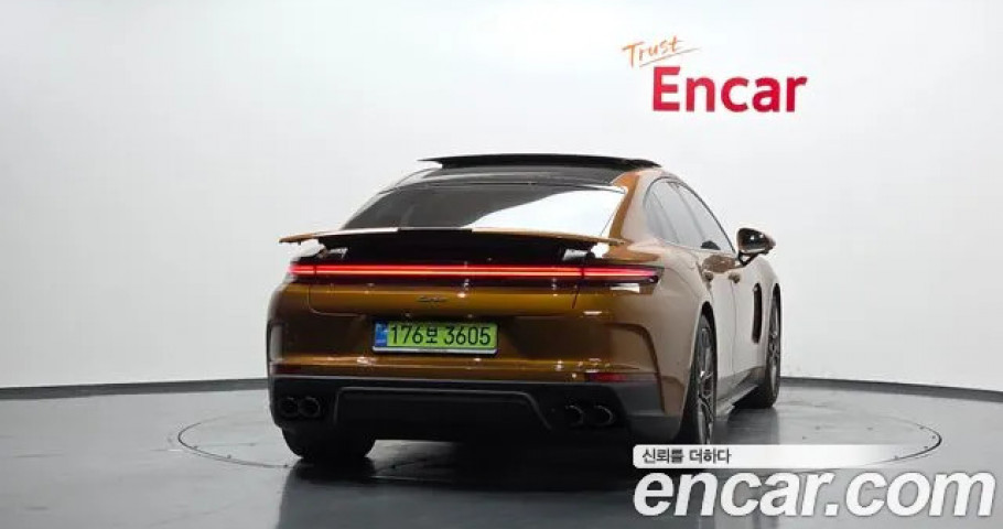 Porsche Panamera 