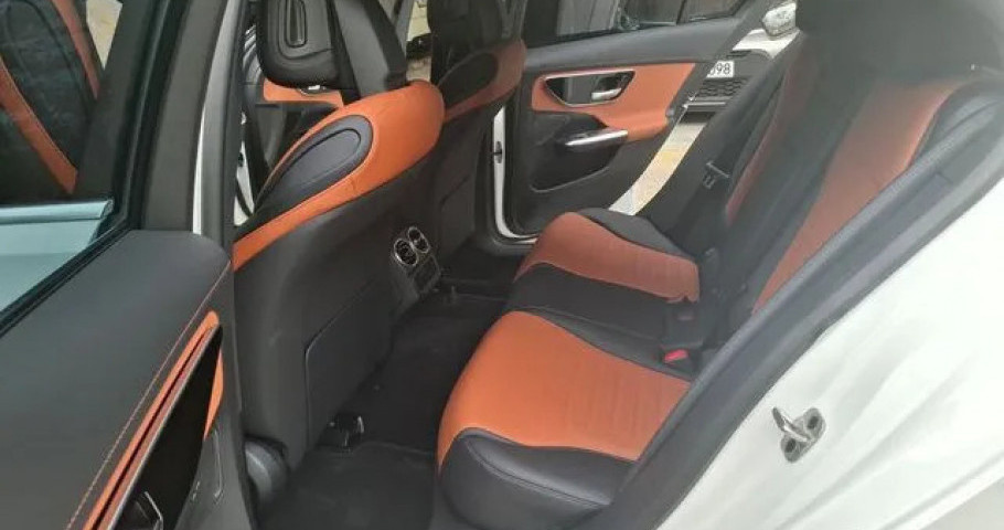Mercedes-Benz C-Class 