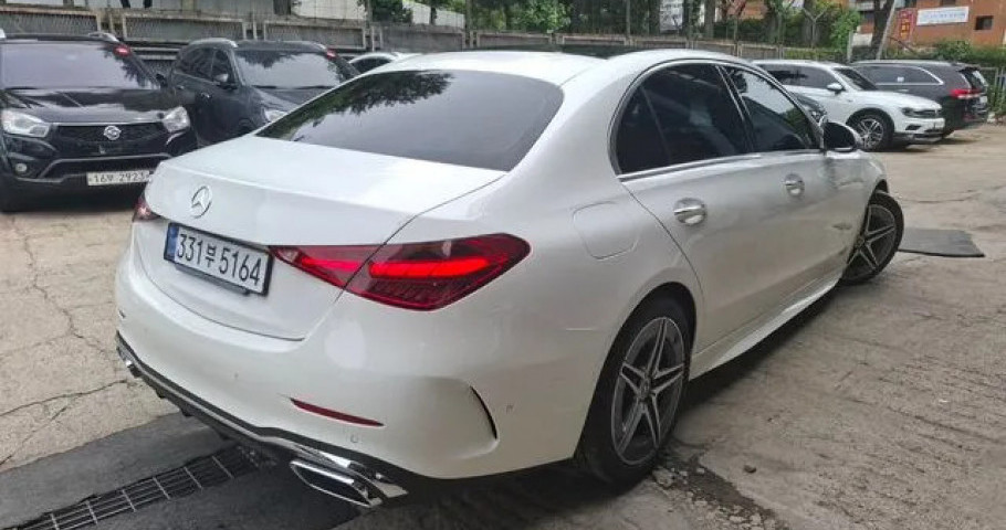 Mercedes-Benz C-Class 